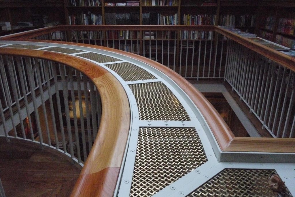 Library Gallery with Reading Shelf